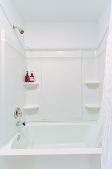 Building Photo - 2204 Nightview Dr