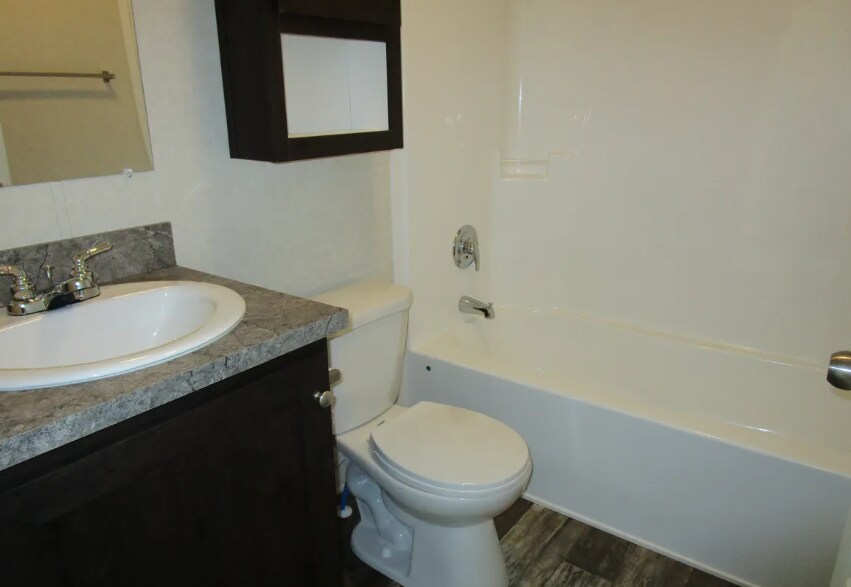 Building Photo - 415 Deerfield Ln