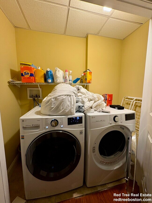 Building Photo - 184 St Paul St