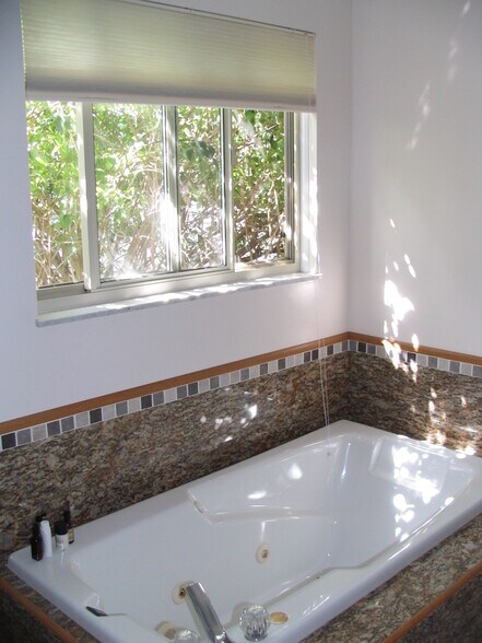 Building Photo - 6067 Abbey Church Rd