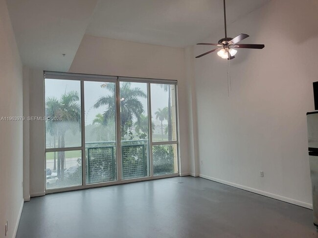 Building Photo - 253 NE 2nd St