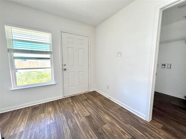 Building Photo - 4130 Trail de Paris