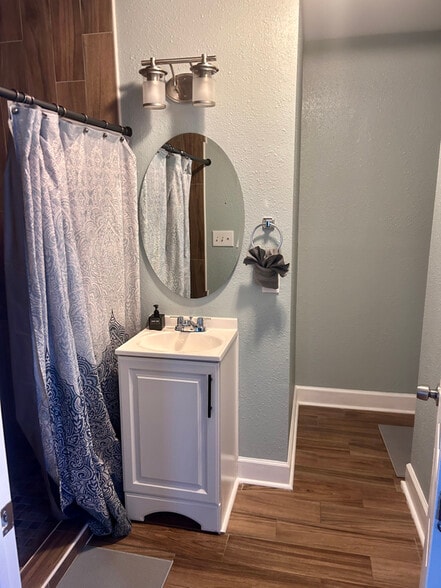 Building Photo - 222 Glass Ave