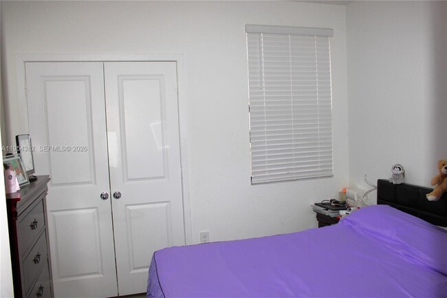 Building Photo - 470 NE 12th St