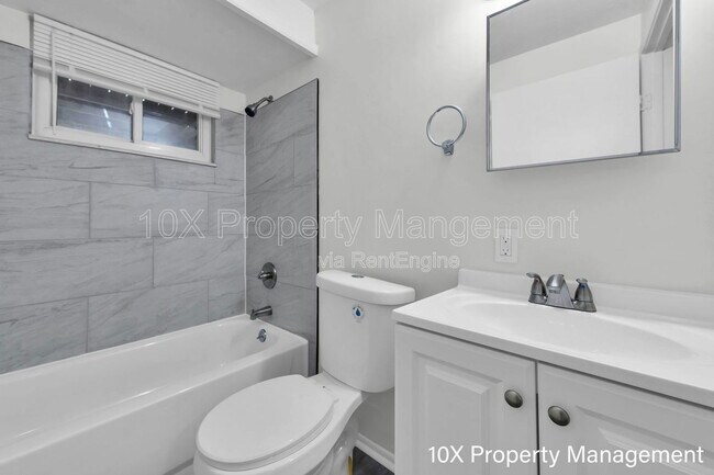 Building Photo - 907 Higbee Dr N