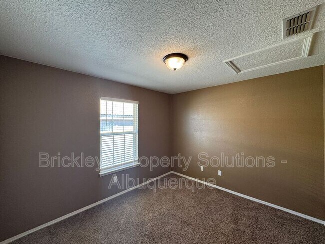 Building Photo - 7131 Wild Olive Ave NE
