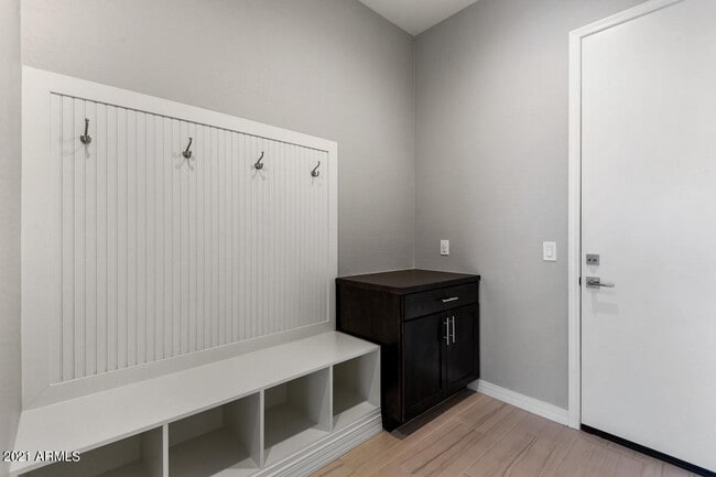 Building Photo - 7440 E Via De Luna Dr