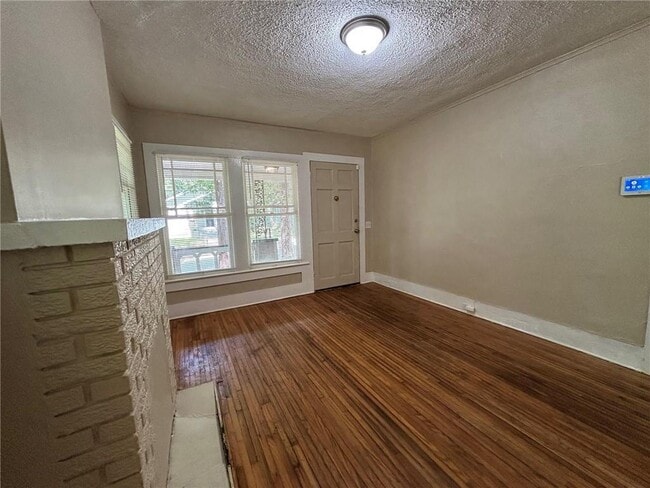 Building Photo - 134 N Carlen St