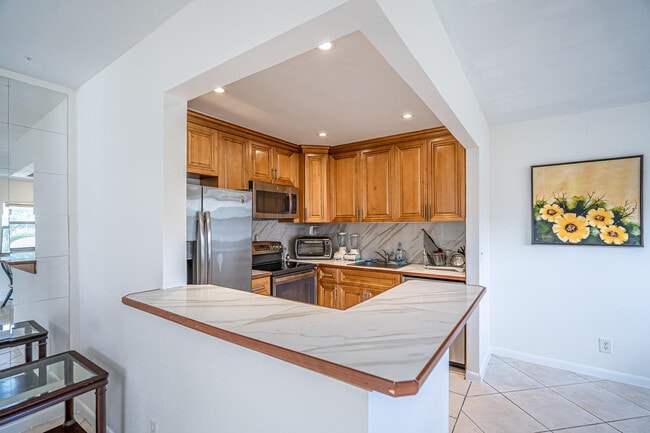 Building Photo - 467 Saxony Way
