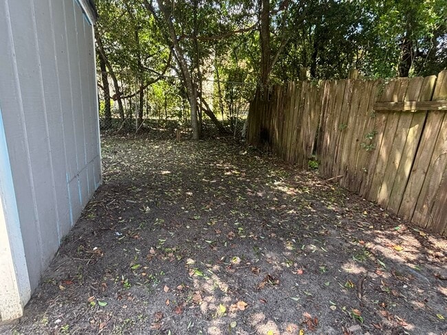 Building Photo - 1880 Nekoma Ct