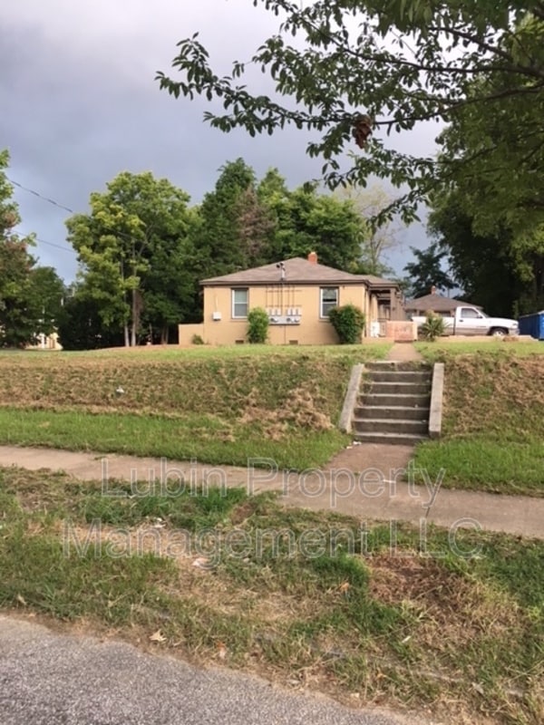 Primary Photo - 670 Bethel Ave