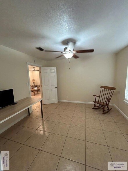 Building Photo - 711 Cisneros St