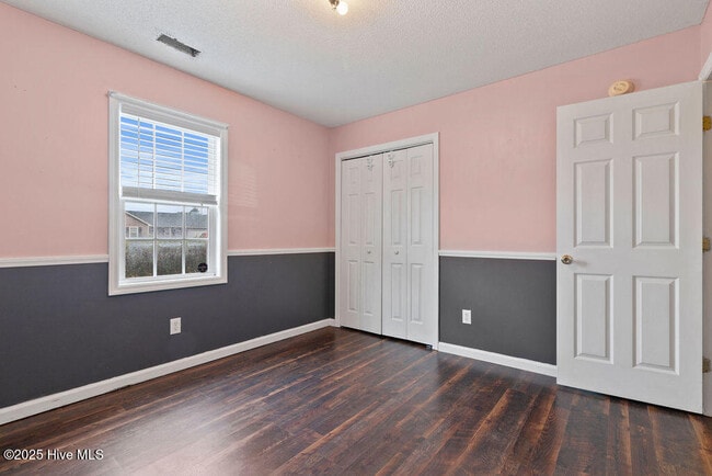 Building Photo - 409 Sumrell Way