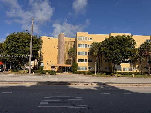 Building Photo - 2690 SW 22nd Ave