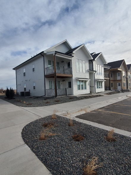 Primary Photo - 2001 Good Hearted Pl