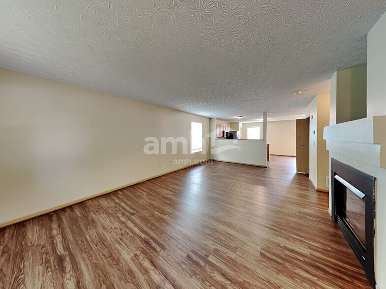 Building Photo - 7468 Hemrich Dr