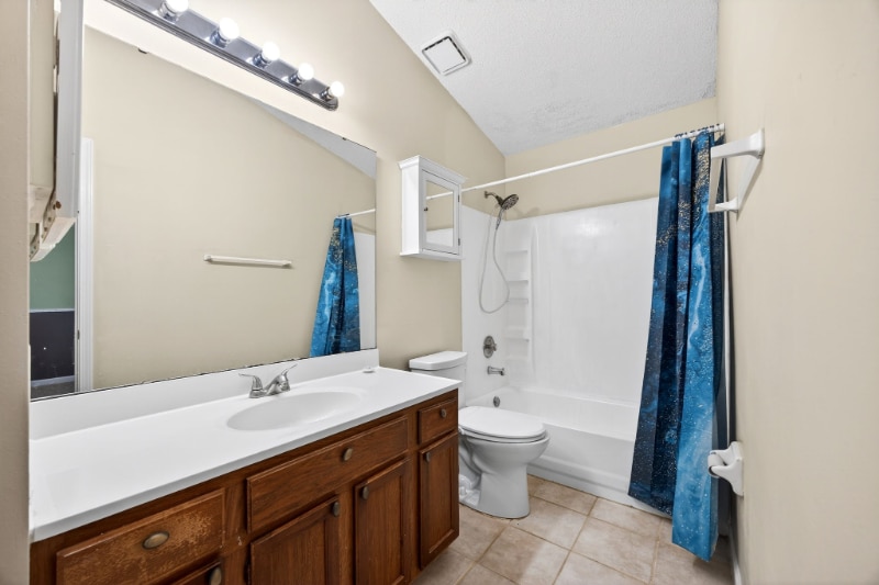 Building Photo - 511 Chapparal Dr