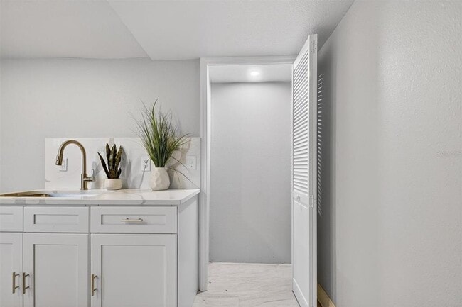 Building Photo - 917 1/2 MACK Ave