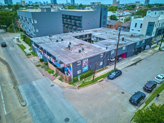 Building Photo - 1840 Richmond Ave.