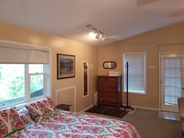 Building Photo - 5099 Rathbun Rd