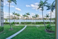 Building Photo - 2861 Leonard Dr