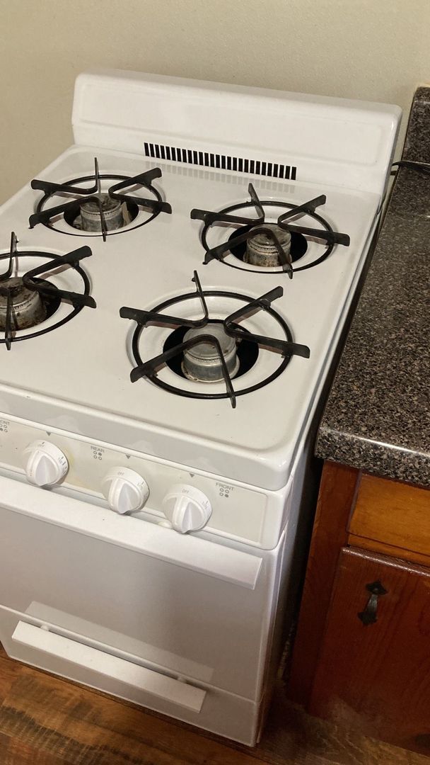 Building Photo - 305 Dogwood Ave