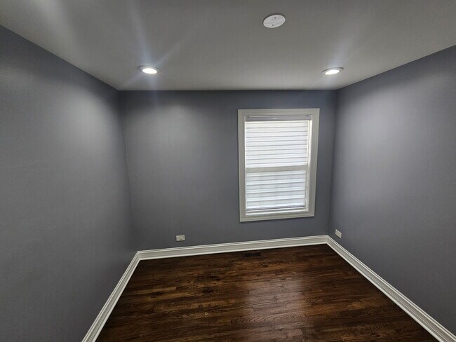 Building Photo - 1414 Hampshire Ct