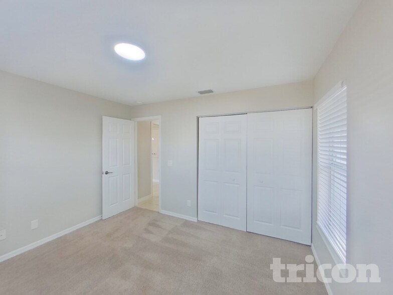 Building Photo - 4090 W Price Blvd