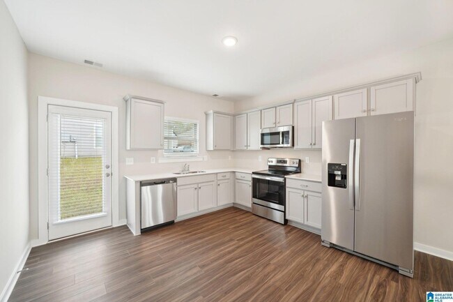 Building Photo - 460 Troubadour Ln