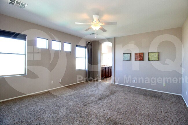 Building Photo - 11434 E Cliffrose Ln