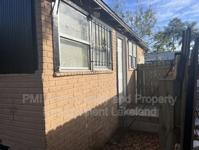 Primary Photo - 512 W Myrtle St