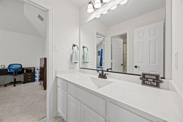Building Photo - 1136 Chickadee Dr