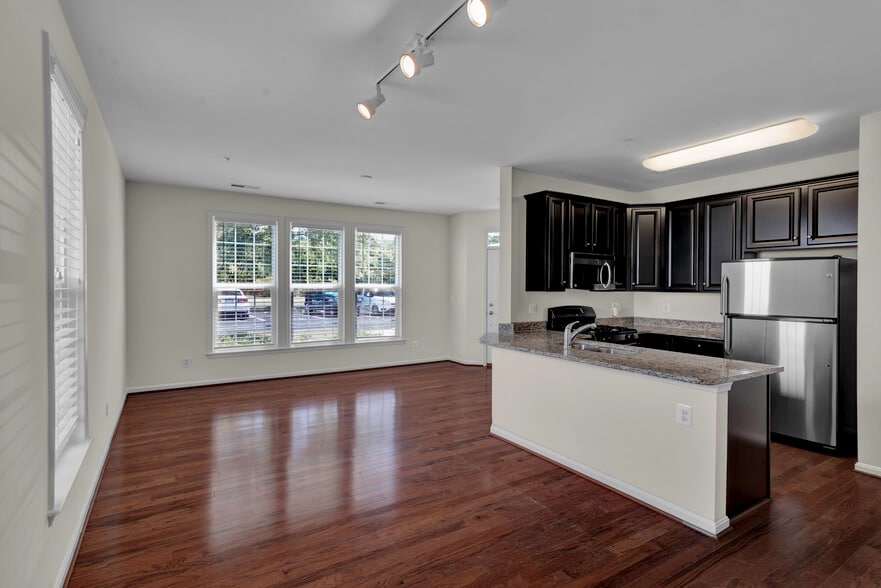 Building Photo - 24606 Byrne Meadow Sq