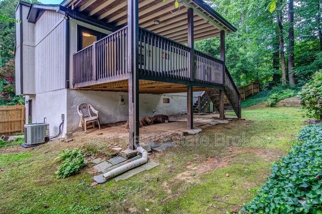 Building Photo - 4734 N Springs Rd NW