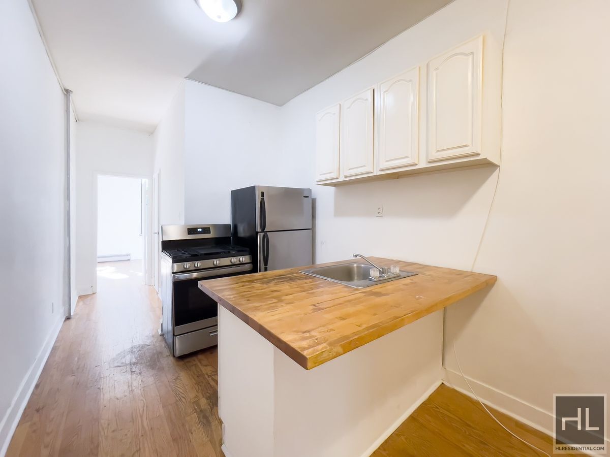 Building Photo - 2BR 2BA On Bushwick/Ridgewood Border