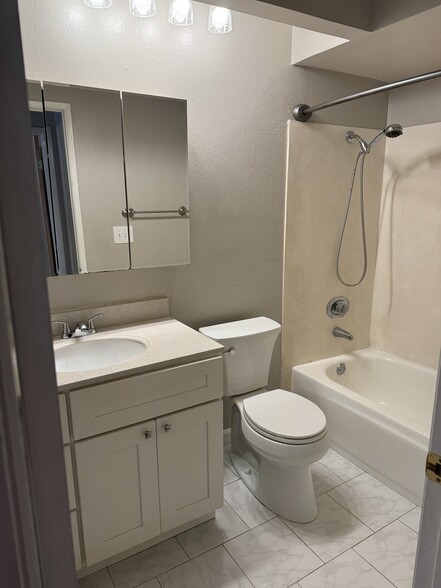 Building Photo - 38 Massolo Dr