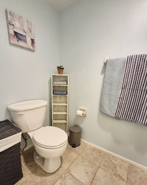 Building Photo - 19505 Quesada Ave