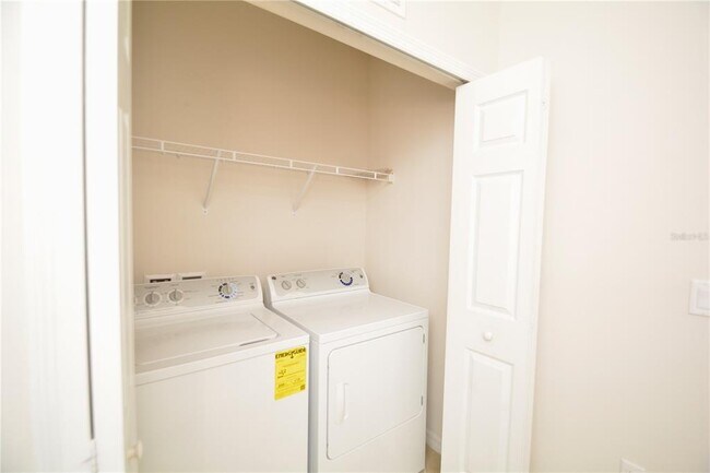 Building Photo - 7770 Moonstone Dr