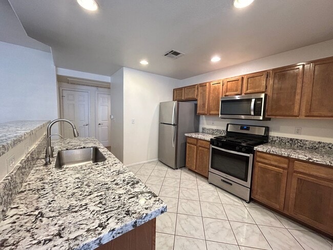 Building Photo - Cozy 2 Bedroom 2 Bathroom Summerlin Condo!