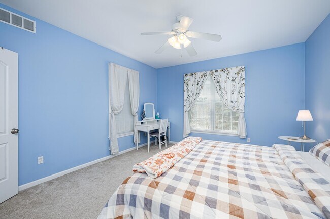 Building Photo - 2906 N Knightsbridge Cir
