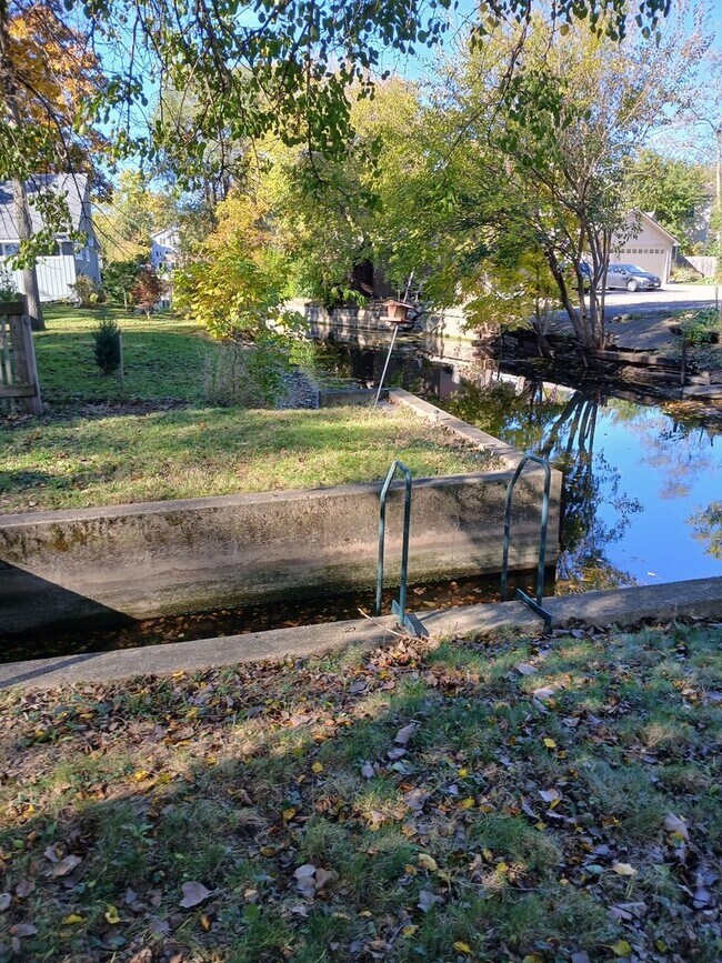 Building Photo - 112 Hazel Ct