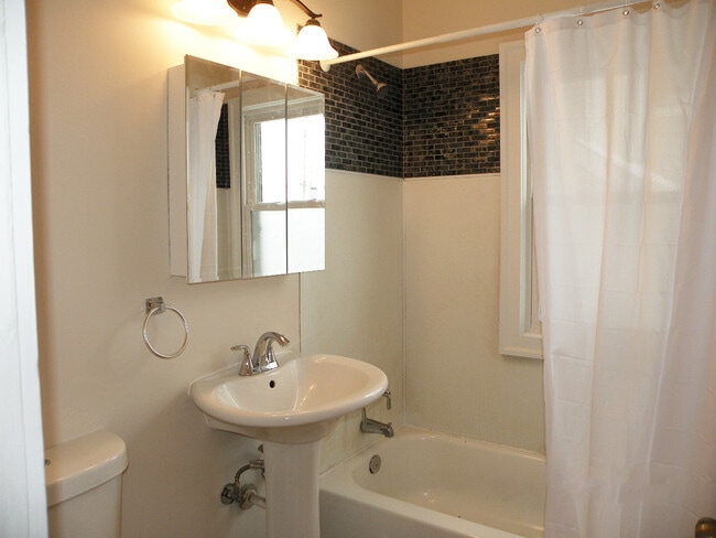 Building Photo - 3585 Chelton Rd