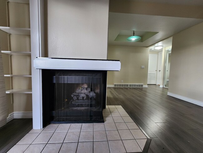 Building Photo - This one made the nice list! 2 bd. STUNNER! Hot Tub! Pet ok!