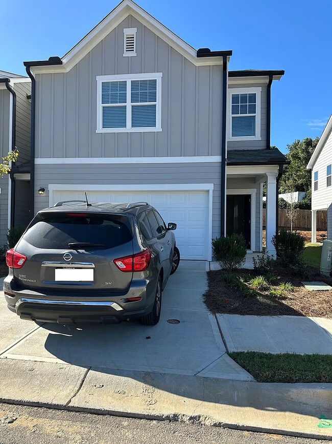 Building Photo - Room in Townhome on Elowen Ln