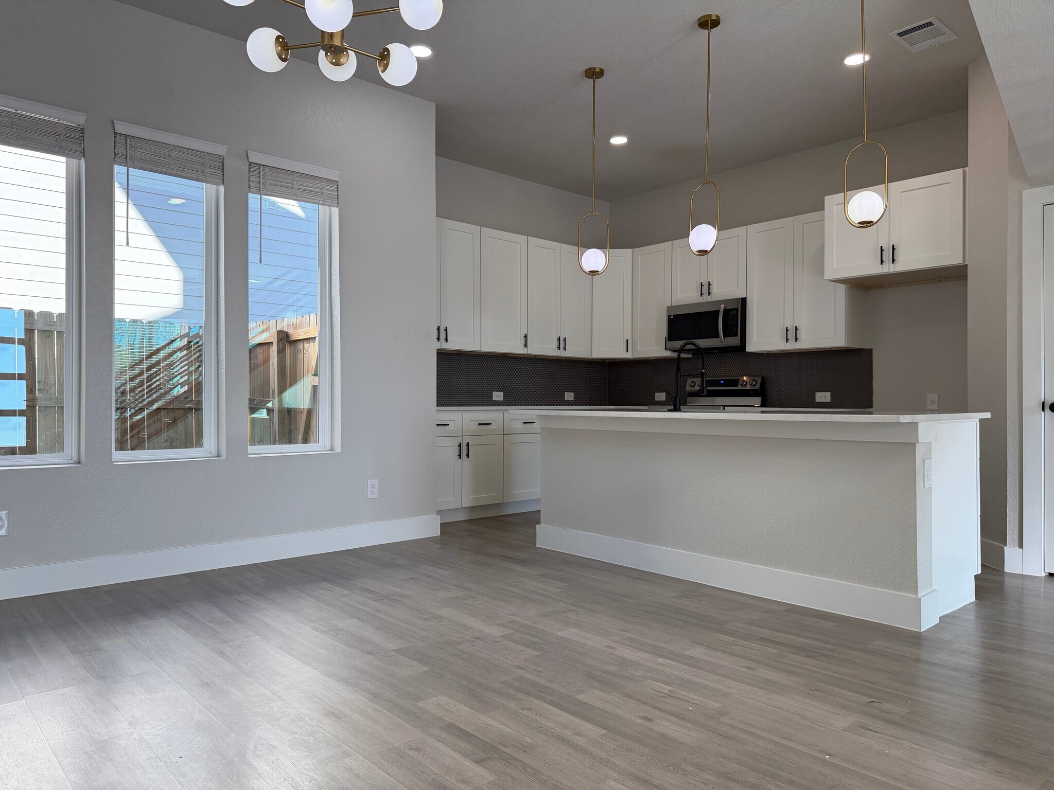 Building Photo - 343 Porter St