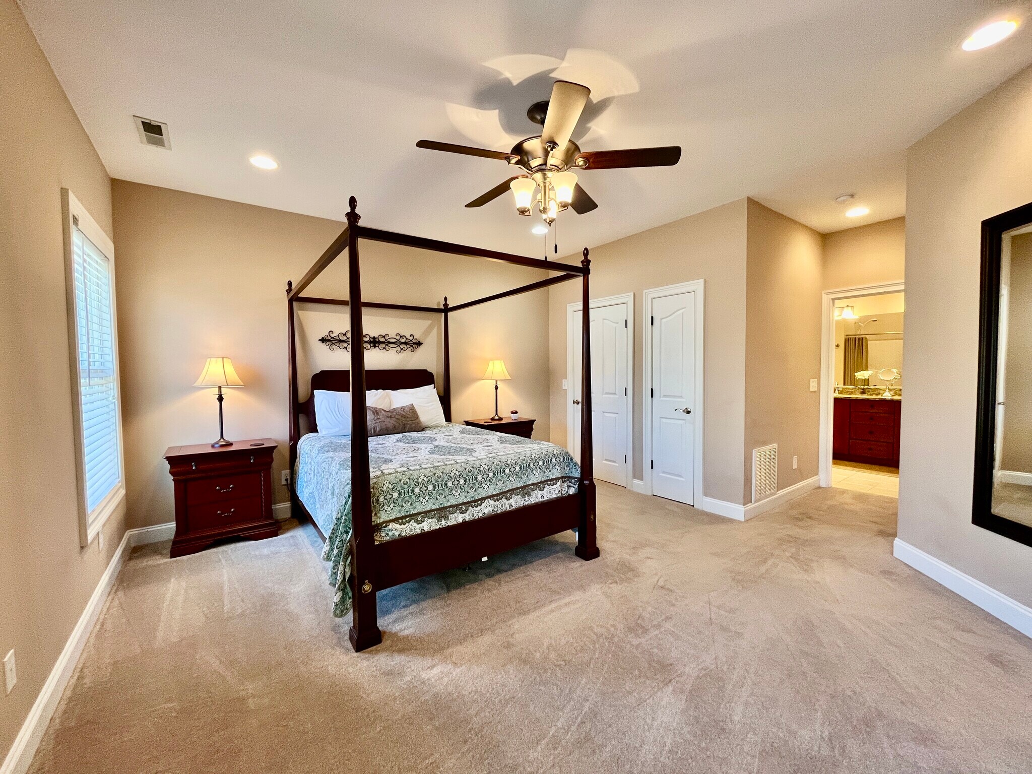 Building Photo - 33 Winterhawk Drive