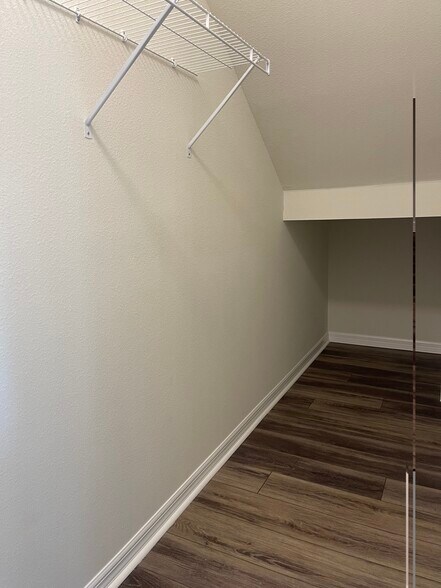 Building Photo - 3276 Buoy Cir