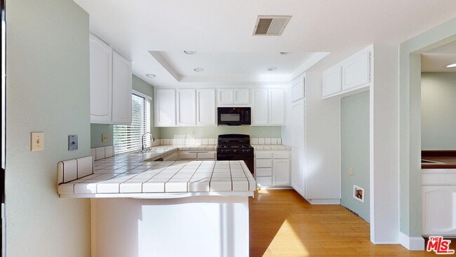 Building Photo - 22525 Sherman Way