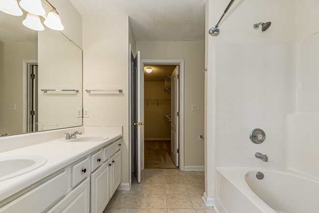 Building Photo - 225 Honeywell Way