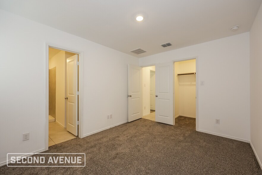 Building Photo - 8633 Cottage Crk Dr